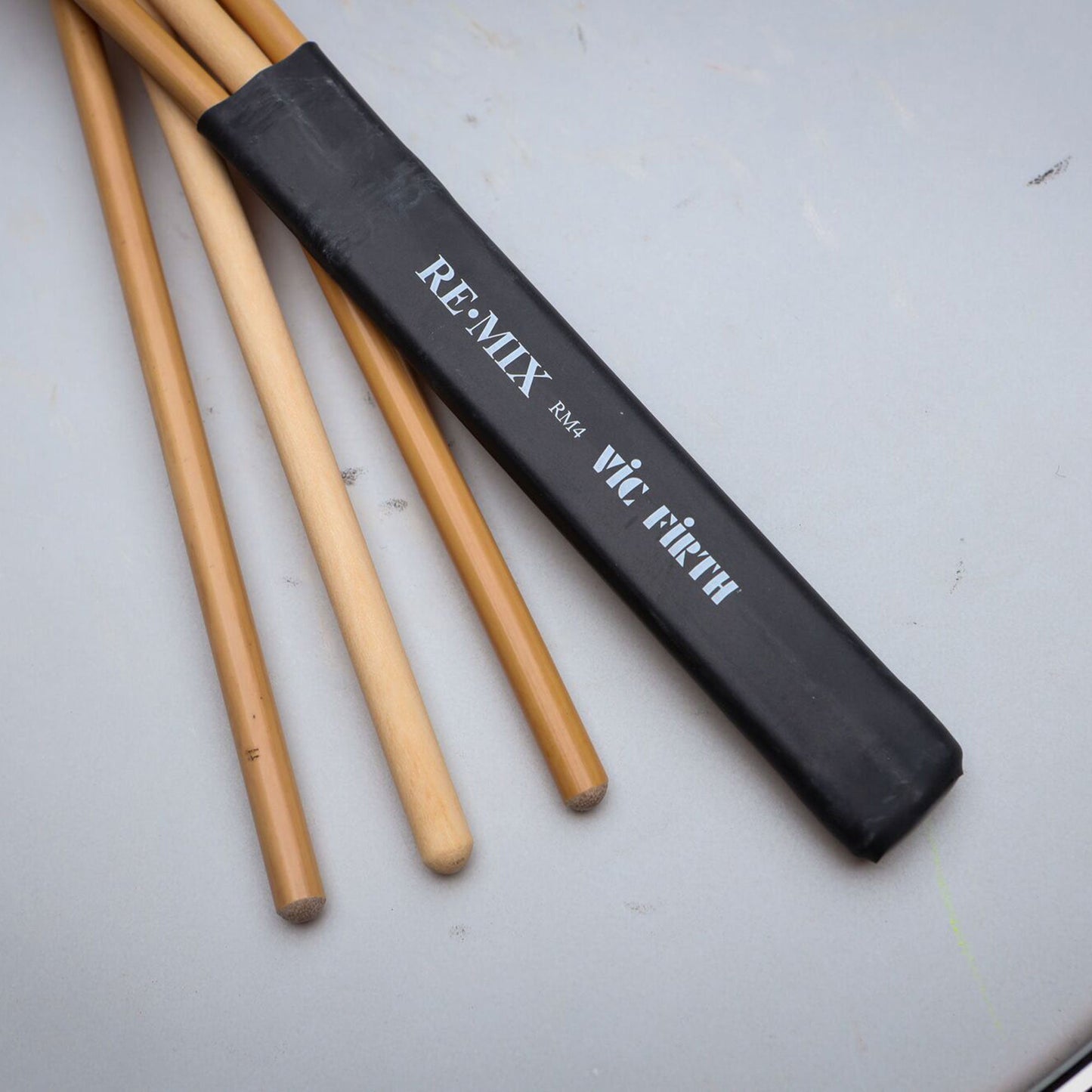 Escobillas Vic Firth RE·MIX RM4 - rattan/birch