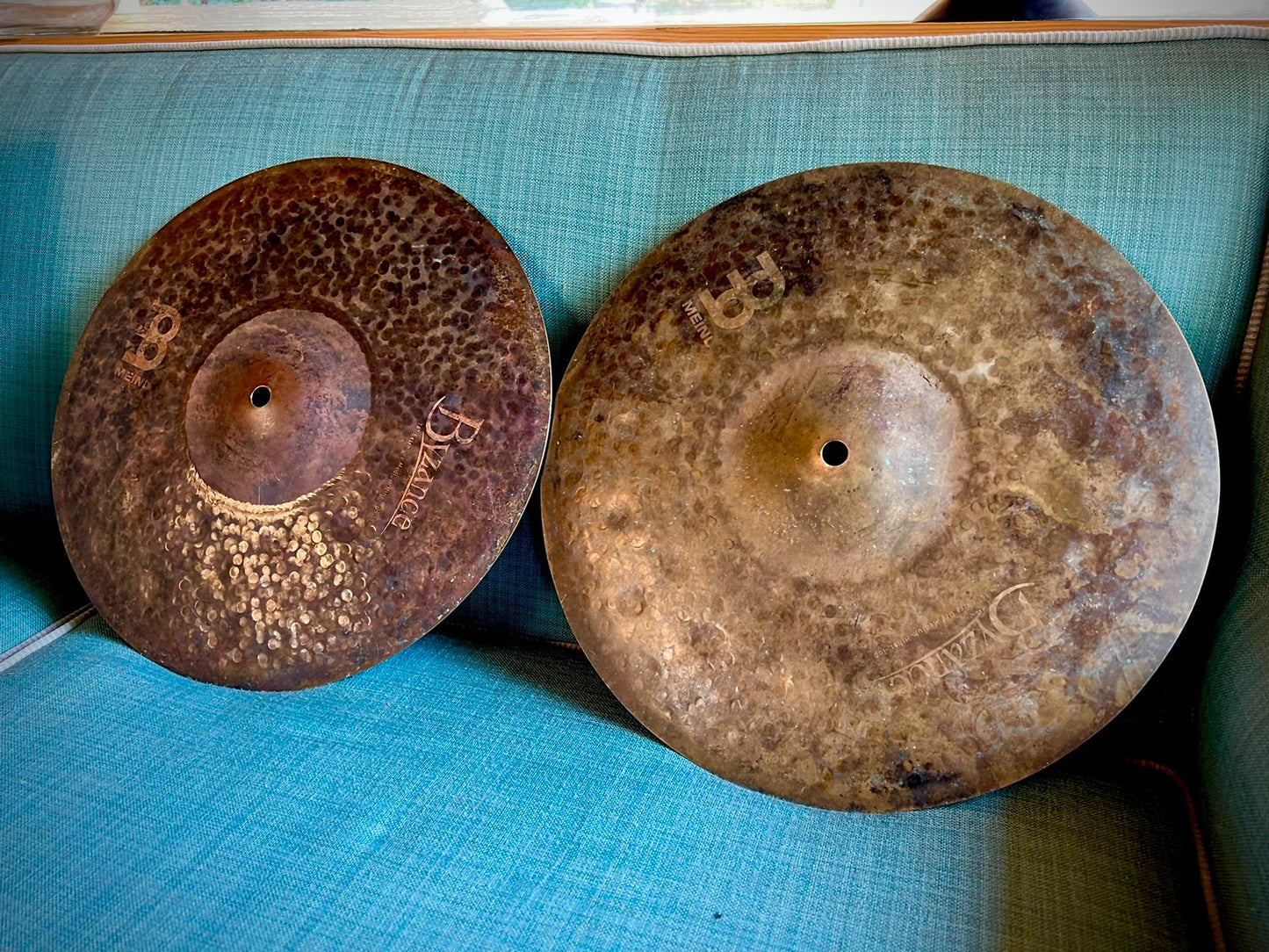 Platillos de contratiempo Meinl Byzance Extra Dry Medium 14 pulgadas - Dueño previo
