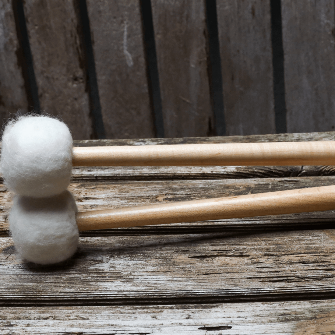 Baquetas para timbal de orquesta Vic Firth American Custom Timpani General Mallets T1 - medium/hard, propósito general, articulación rítmica